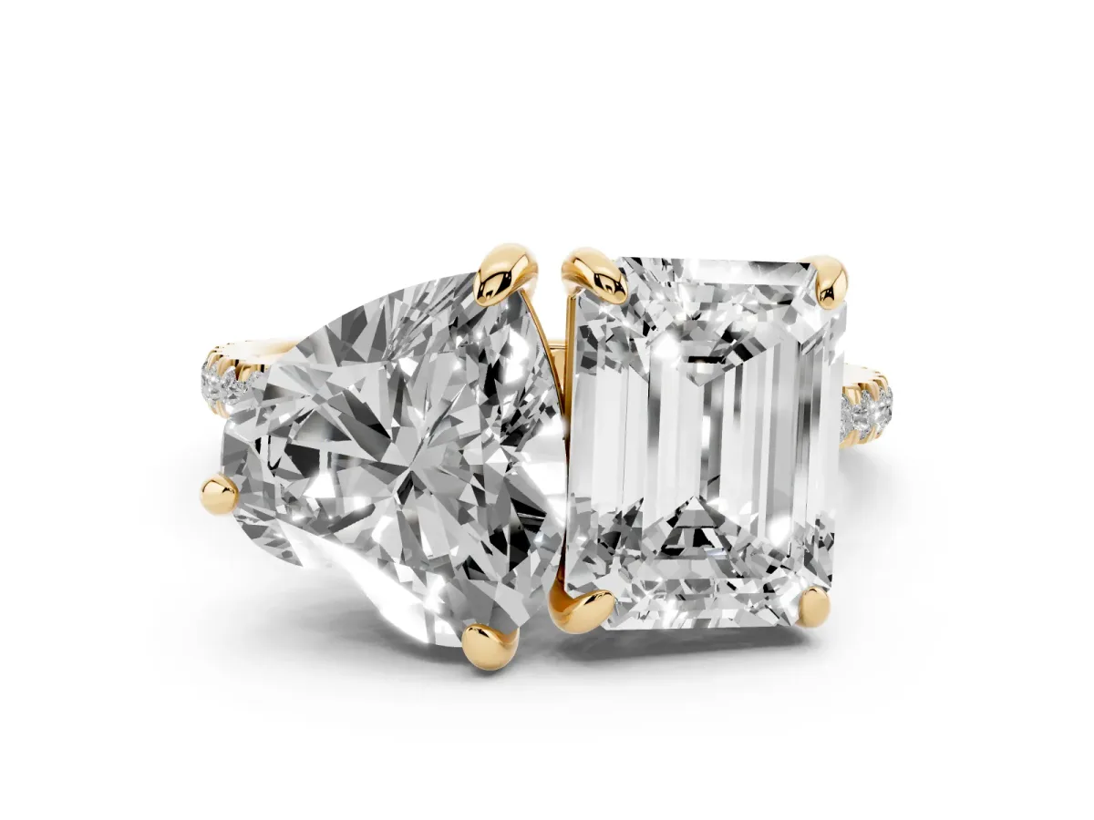 Emerald and Heart Toi Moi Ring Set in Yellow gold with Prong Setting and Pavé Band
