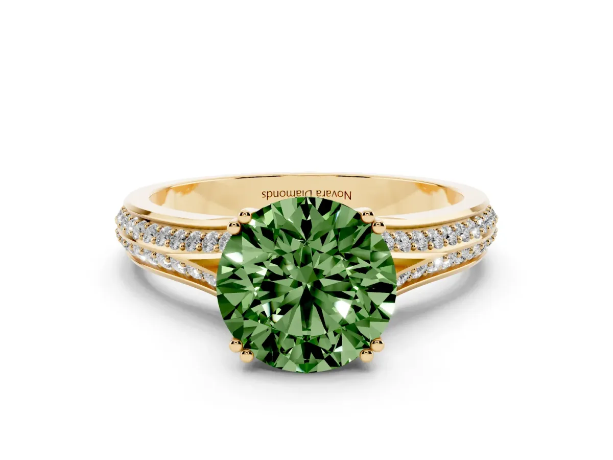 Fancy Green Round Cut Diamond Split Shank Pavé Engagement Ring Set in Yellow gold with Prong-Set Center Stone