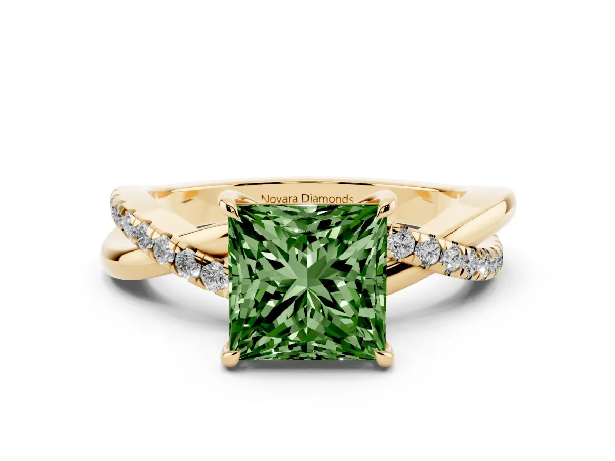 Fancy Green Princess Cut Diamond Twisted Pavé Band Ring Set in Yellow gold with Prong Setting