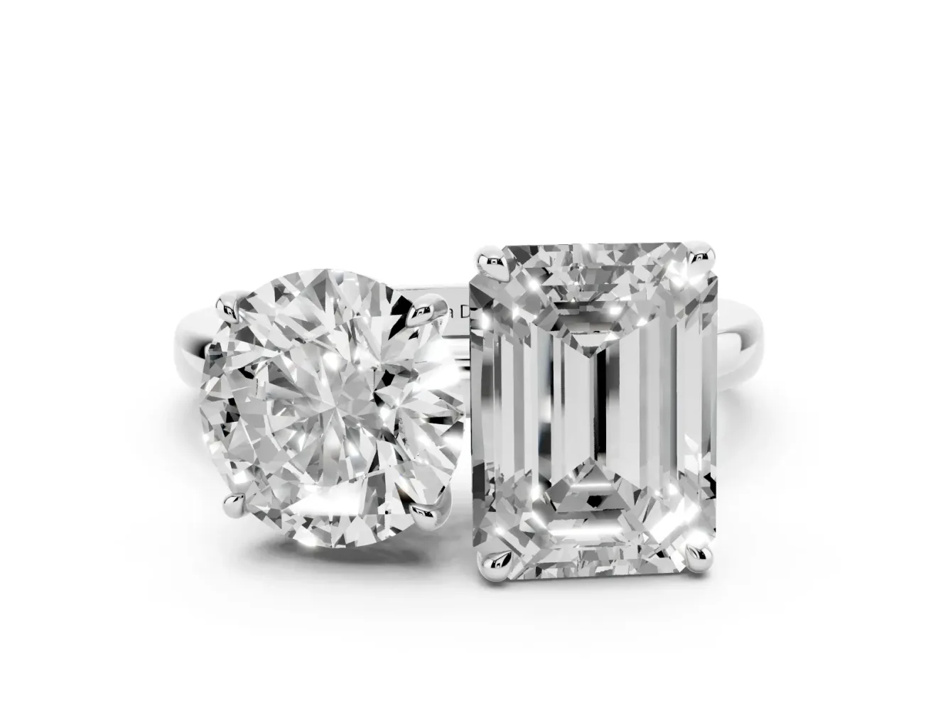Round Cut and Emerald Cut Toi Moi Ring Set in Platinum with Prong Setting
