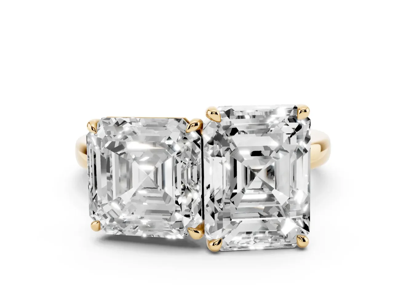 Asscher Cut and Emerald Cut Toi Moi Ring Set in Yellow gold with Prong Setting