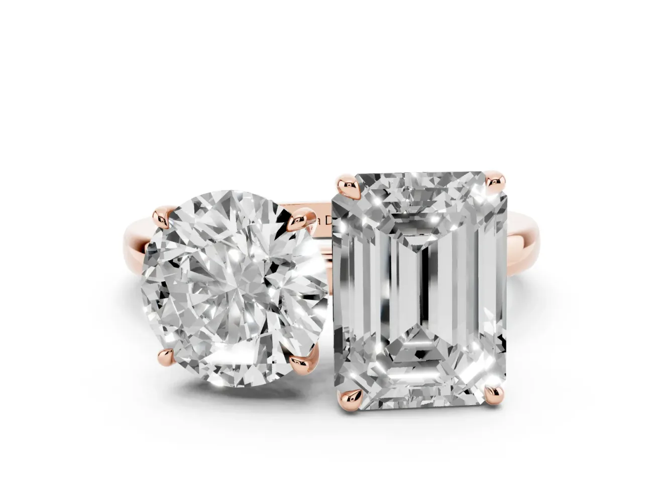 Round Cut and Emerald Cut Toi Moi Ring Set in Rose gold with Prong Setting