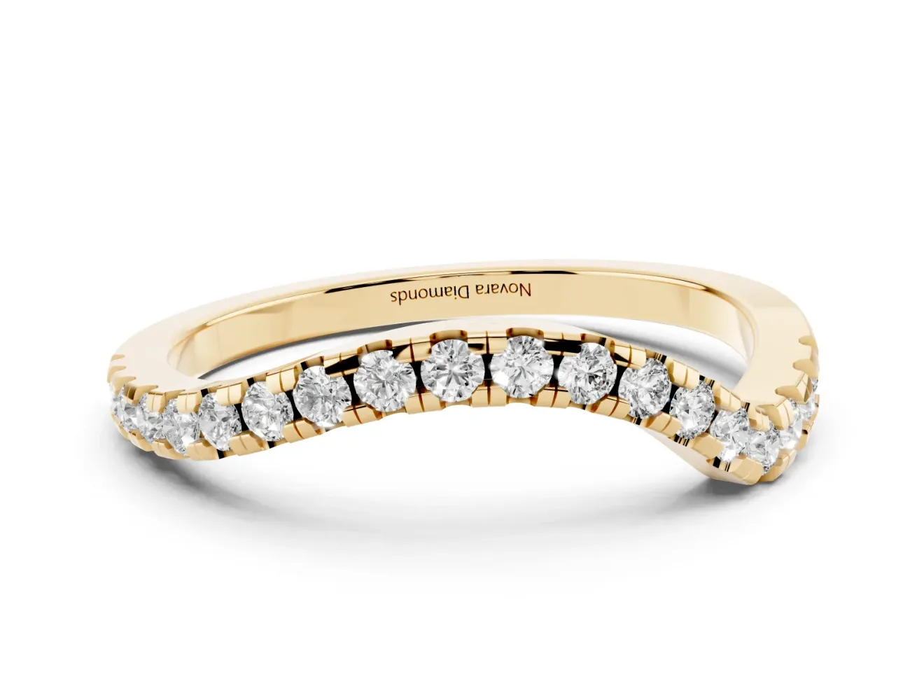 Round Diamond Pavé Twist Band Set in Yellow gold with U-Prong Setting