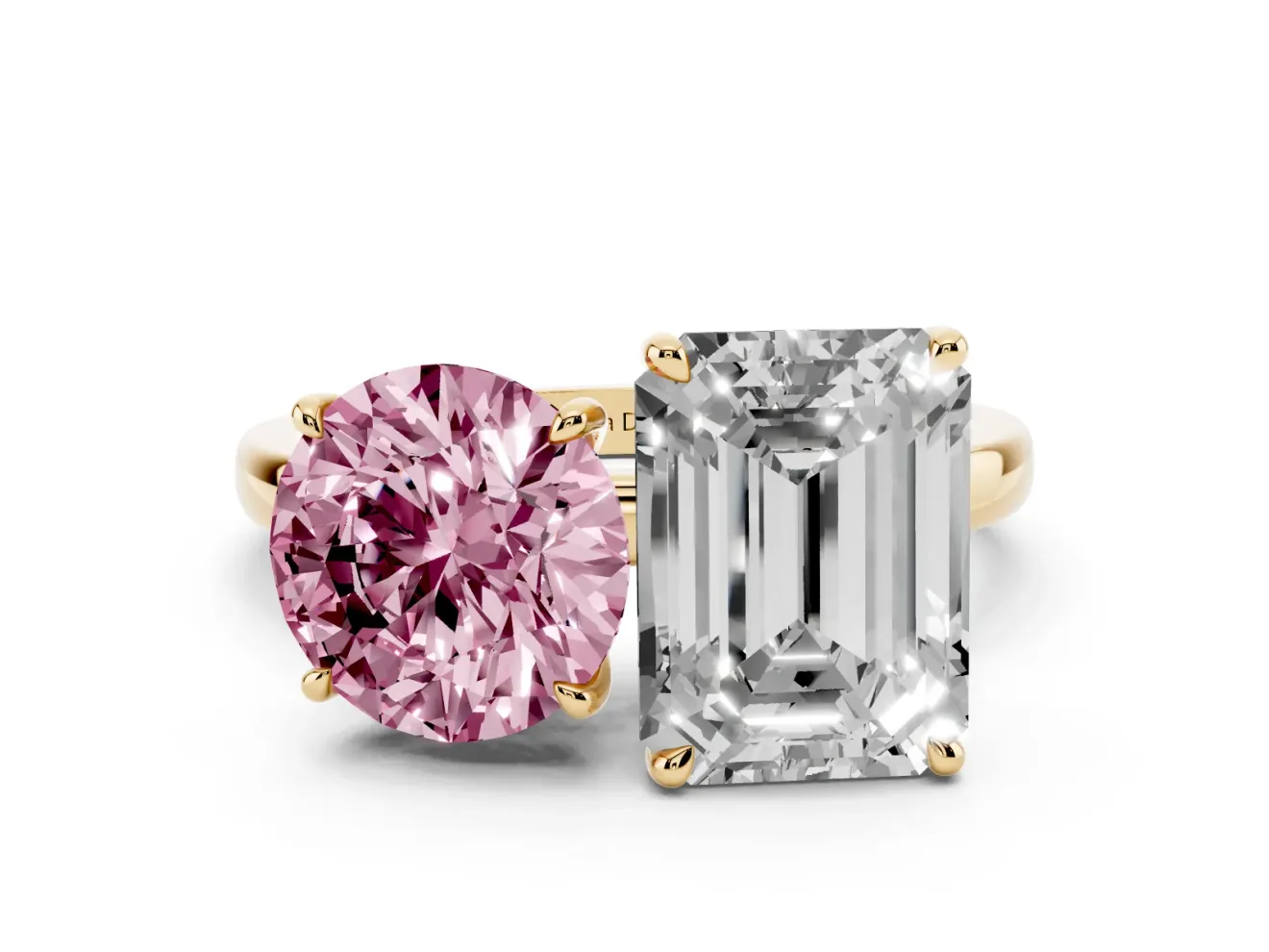 Fancy Pink Round Cut and Emerald Cut Toi Moi Ring Set in Yellow gold with Prong Setting
