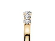 Five-Stone Round Diamond Prong-Set Half Eternity Band Set in Yellow gold