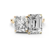 Radiant Cut and Emerald Cut Toi Moi Ring Set in Yellow gold with Prong Setting