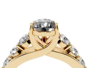 Pear-Shaped Engagement Ring Setting for a Black Center | Yellow Gold