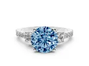 Fancy Blue Three-Stone Round Cut Diamond Pavé Band Ring Set in White gold with Prong Setting