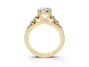 Heart-Shaped Graduated Side Stone Engagement Ring Setting | Shared Prong Rails | Yellow Gold