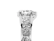 Pear-Shaped Graduated Side Stone Engagement Ring Setting | Shared Prong Rails | Platinum