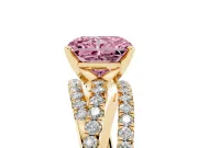 Radiant Cut Twisted Pavé Engagement Ring Setting for a Fancy Pink Lab-Grown Diamond | Yellow Gold