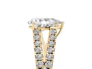 Pear-Shaped Graduated Pave Split Shank Engagement Ring Setting | V Split Shoulders | Yellow Gold