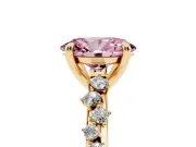 Oval Graduated Accent Engagement Ring Setting for a Fancy Pink Lab-Grown Diamond | Yellow Gold