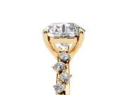 Round Graduated Accent Engagement Ring Setting | Scattered Shoulders | Yellow Gold