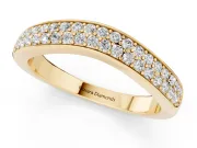 Round Diamond Pavé Contour Band Set in Yellow gold
