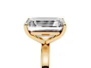 Fancy Green Emerald Cut and Emerald Cut Toi Moi Ring Set in Yellow gold with Prong Setting