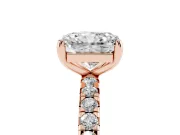 Radiant Cut Diamond Pavé Solitaire Ring Set in Rose gold with Round Band and Prong Setting