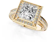 Princess Cut Diamond Halo Pavé Split Shank Ring Set in Yellow gold with Prong Setting
