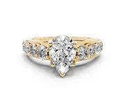 Pear-Shaped Graduated Side Stone Engagement Ring Setting | Shared Prong Rails | Yellow Gold