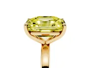 Fancy Yellow Asscher Cut and Emerald Cut Toi Moi Ring Set in Yellow gold with Prong Setting