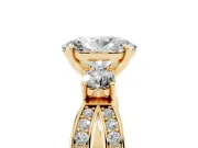 Three-Stone Oval Cut Diamond Twist Band Ring Set in Yellow gold with Pavé Accents and Prong Setting