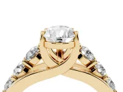 Pear-Shaped Graduated Side Stone Engagement Ring Setting | Shared Prong Rails | Yellow Gold