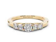 Five-Stone Round Diamond Prong-Set Half Eternity Band Set in Yellow gold