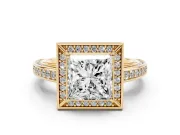 Princess Cut Diamond Halo Pavé Split Shank Ring Set in Yellow gold with Prong Setting