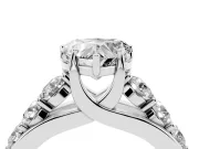 Heart-Shaped Graduated Side Stone Engagement Ring Setting | Shared Prong Rails | Platinum
