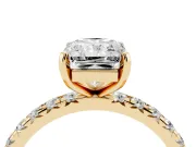Radiant Cut Diamond Pavé Solitaire Ring Set in Yellow gold with Round Band and Prong Setting