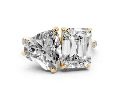 Emerald and Heart Toi Moi Ring Set in Yellow gold with Prong Setting and Pavé Band