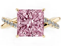 Fancy Pink Princess Cut Diamond Twisted Pavé Band Ring Set in Yellow gold with Prong Setting