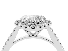 Heart Cut Diamond Pavé Halo Engagement Ring Set in White gold with Pavé Band and Prong Setting