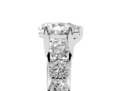 Pear Cut Diamond Pavé Engagement Ring Set in White gold with Prong Setting