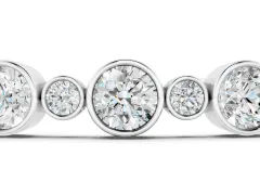 Round Diamond Bezel-Set Flexible Tennis Bracelet Set in White gold with Box Clasp