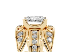 Radiant Cut Diamond Art Deco Ring Set in Yellow gold with Pavé Split Shank