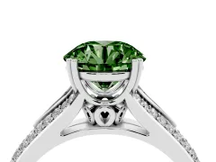 Fancy Green Round Cut Diamond Split Shank Pavé Engagement Ring Set in White gold with Prong-Set Center Stone