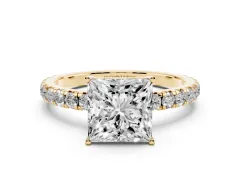 Princess Cut Diamond Pavé Solitaire Engagement Ring Set in Yellow gold with Prong Setting