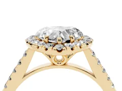 Heart Cut Diamond Pavé Halo Engagement Ring Set in Yellow gold with Pavé Band and Prong Setting
