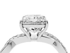 Princess Cut Diamond Twisted Pavé Band Ring Set in White gold with Prong Setting