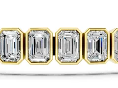 Emerald Cut Diamond Tennis Bracelet Set in Yellow gold with Bezel Setting