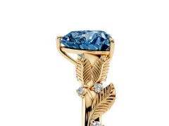 Fancy Blue Heart Cut Diamond Solitaire Ring Set in Yellow gold with Leaf Motif Band