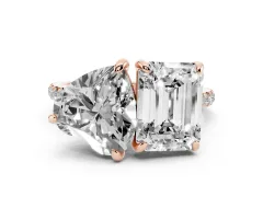 Emerald and Heart Toi Moi Ring Set in Rose gold with Prong Setting and Pavé Band
