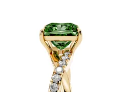 Fancy Green Princess Cut Diamond Twisted Pavé Band Ring Set in Yellow gold with Prong Setting