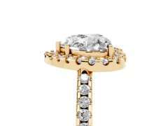 Heart Cut Diamond Pavé Halo Ring Set in Yellow gold with Prong Setting
