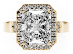 Radiant Cut Diamond Halo Ring Set in Yellow gold with Pavé-Lined Split Shank Band
