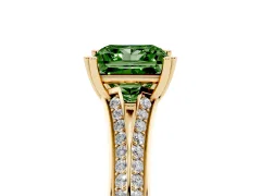 Fancy Green Princess Cut Diamond Split Shank Pavé Engagement Ring Set in Yellow gold with Prong-Set Center Stone