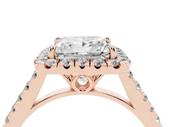 Princess Cut Diamond Pavé Halo Engagement Ring Set in Rose gold with Pavé Band and Prong Setting