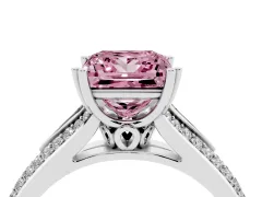Fancy Pink Princess Cut Diamond Split Shank Pavé Engagement Ring Set in White gold with Prong-Set Center Stone