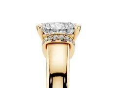 Radiant Cut Diamond Pavé Band Solitaire Ring Set in Yellow gold with Prong Setting